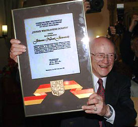  Jan Nowak-Jeziorański, 2000   honorowy obywatel Wrocławia 