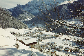  Dolomity, Val Gardena:   Santa Cristina 