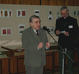 Prof. Antoni Krawczyk (UMCS) wystawa opraw w BU KUL 