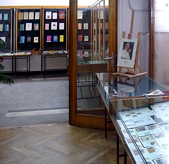  Wystawa papieskich pamiątek, BU KUL, kwiecień 2005 