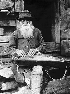  Fiński grajek ludowy, ~1916 r. Teppana Jänis gra na kantele 
