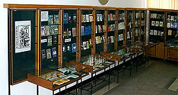  Widok ogólny wystawy NORBERTINUM - 15 lat, 410 książek, BU KUL, 2005 