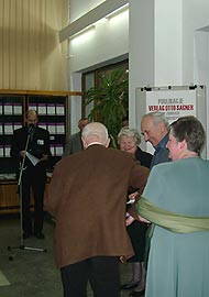  Otto Sagner na otwarciu wystawy Verlag Otto Sagner w BU KUL, 14.V 2003 r. 