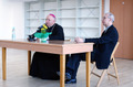 Jego Eminencja  ks. Biskup Józef Wróbel oraz  ks. Tadeusz Stolz- Dyrektor Biblioteki