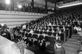 Goście na auli uniwersyteckiej KUL podczas uroczystości inauguracji r. ak. 1988/89 i nadania  doktoratu honoris causa Ks. kard. Josephowi Ratzingerowi